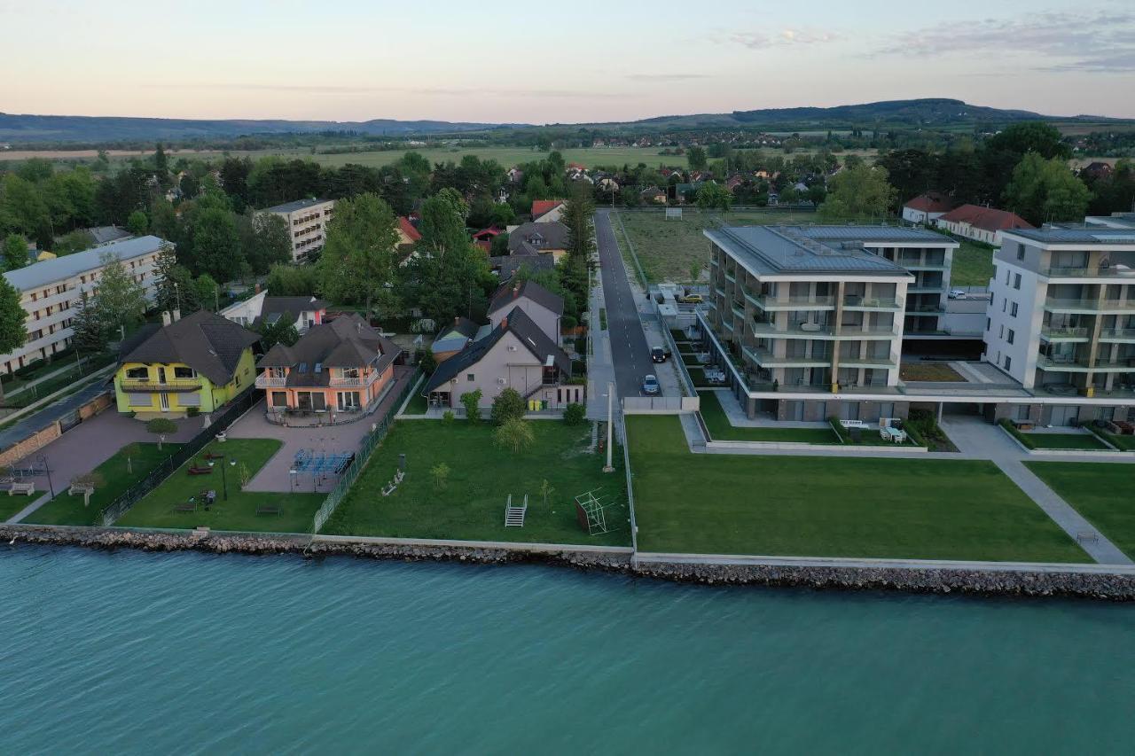 Hullam Apartman Balatonlelle Εξωτερικό φωτογραφία