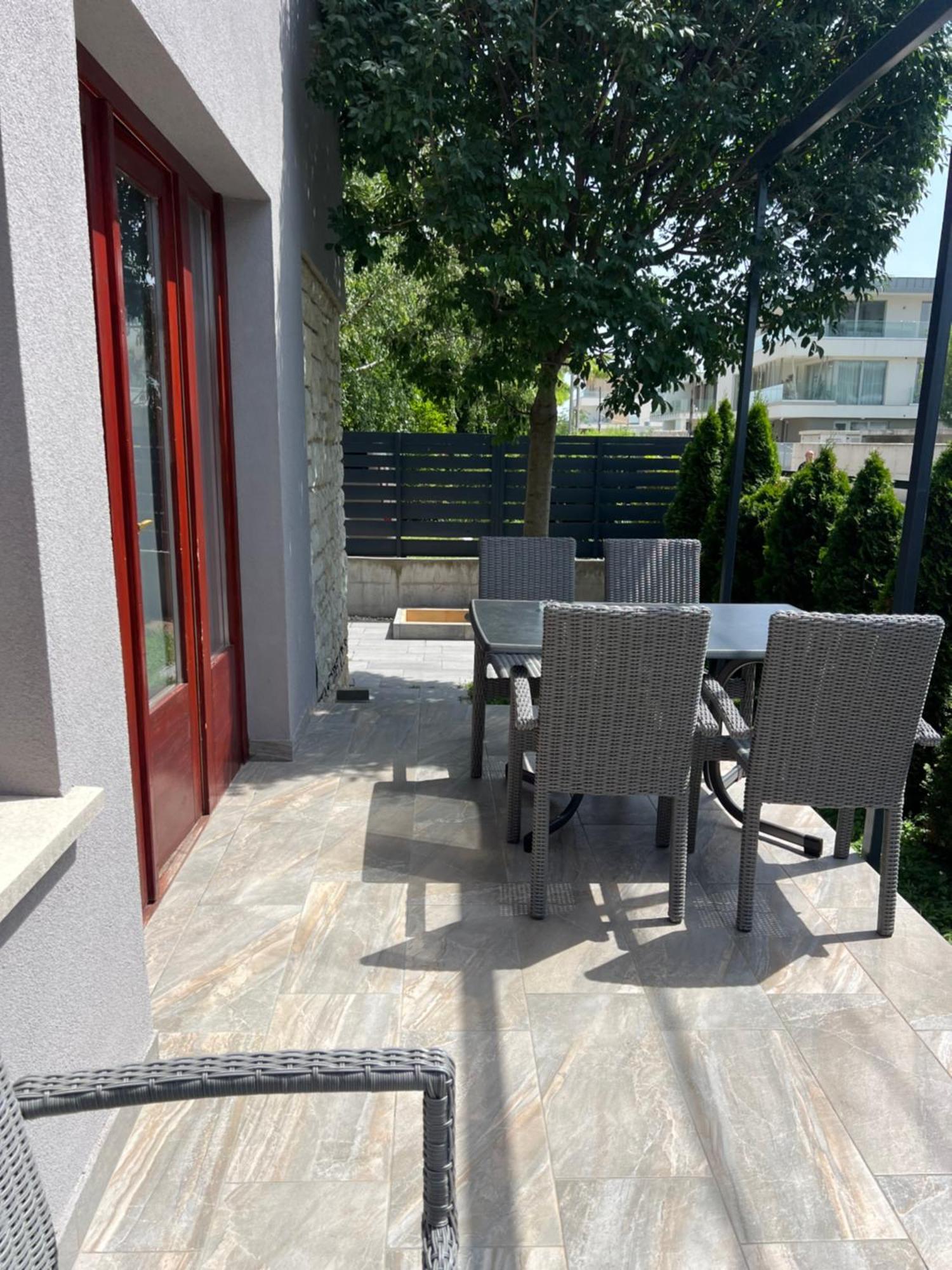 Hullam Apartman Balatonlelle Εξωτερικό φωτογραφία